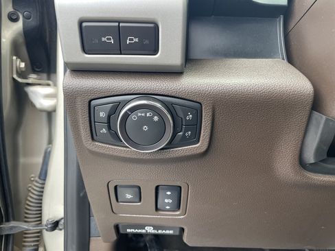 Used 2017 Ford F350 King Ranch w/ King Ranch Ultimate Package AWD/4WD image 36