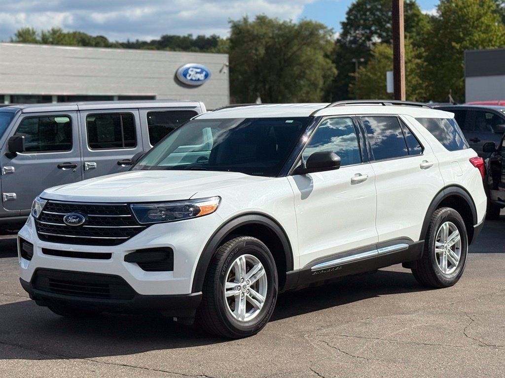 Used 2024 Ford Explorer XLT w/ Class IV Trailer Tow Package AWD/4WD image 39