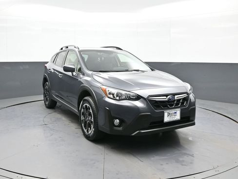 Used 2021 Subaru Crosstrek 2.0i Premium w/ Moonroof Package image 3
