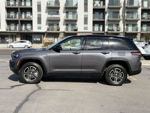 Used 2022 Jeep Grand Cherokee Trailhawk AWD/4WD image 4