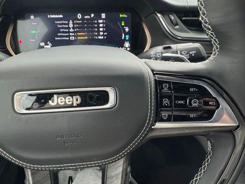 New 2024 Jeep Grand Cherokee Overland w/ Advanced Protech Group III image 45