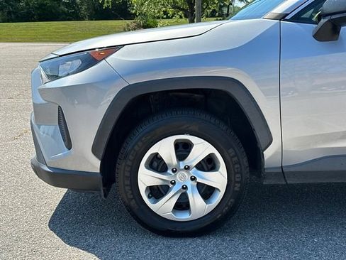 Used 2021 Toyota RAV4 LE FWD image 14