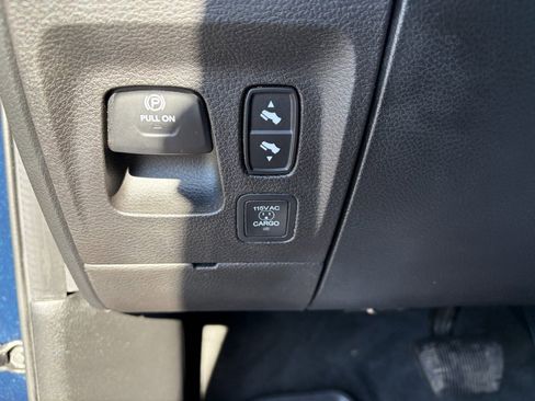 Used 2021 RAM 1500 Limited w/ Off Road Group image 11