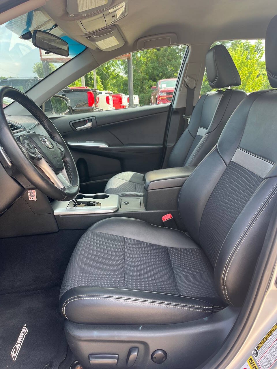 Used 2012 Toyota Camry SE FWD image 11