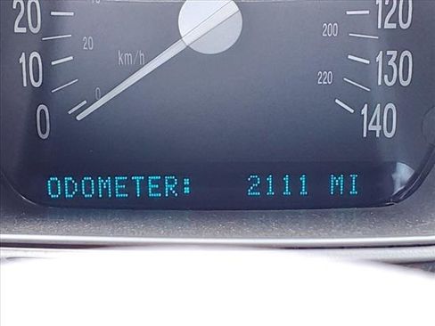 Used 2006 Chevrolet SSR w/ Preferred Equipment Group image 26