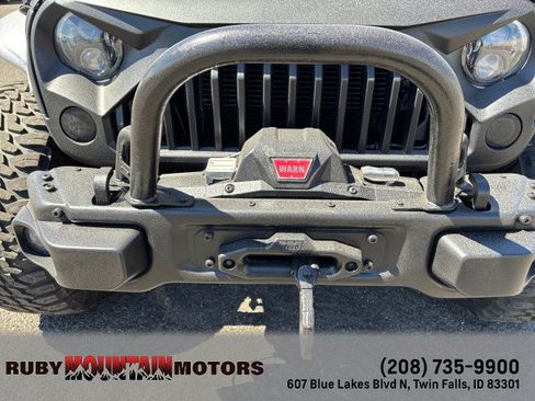 Used 2016 Jeep Wrangler Unlimited Rubicon w/ Dual Top Group AWD/4WD image 37