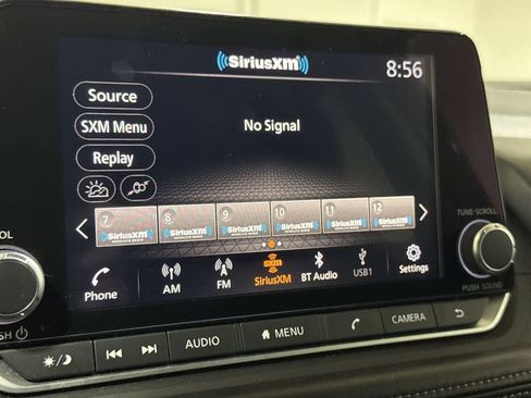 Used 2024 Nissan Rogue S FWD image 14