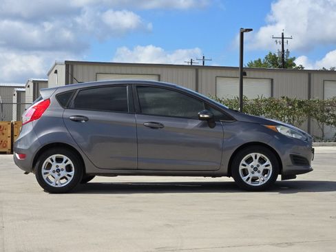 Used 2014 Ford Fiesta SE FWD image 6