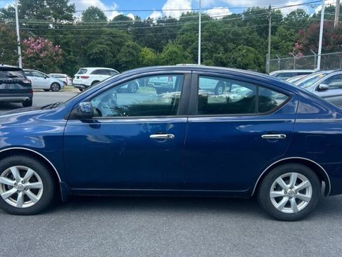 Used 2012 Nissan Versa SL w/ SL Tech Pkg image 8
