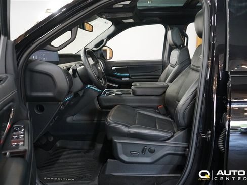 Used 2025 Ford Expedition Max Platinum w/ Stealth Performance Package AWD/4WD image 16