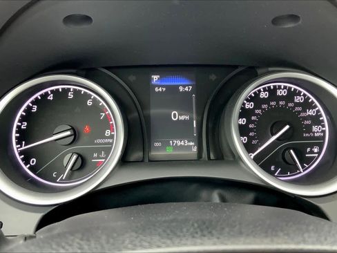 Used 2022 Toyota Camry LE image 25