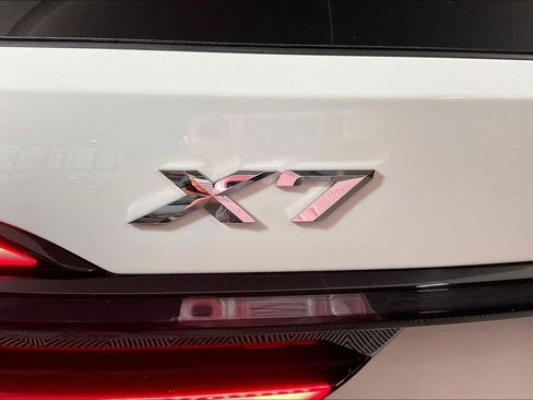 Used 2025 BMW X7 xDrive40i w/ Executive Package AWD/4WD image 7