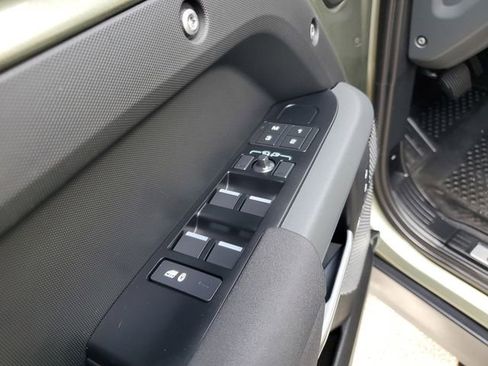 Used 2023 Land Rover Defender 110 X-Dynamic SE image 17