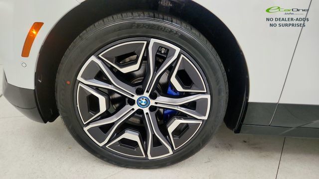 Used 2024 BMW iX xDrive50 w/ Premium Package AWD/4WD image 78