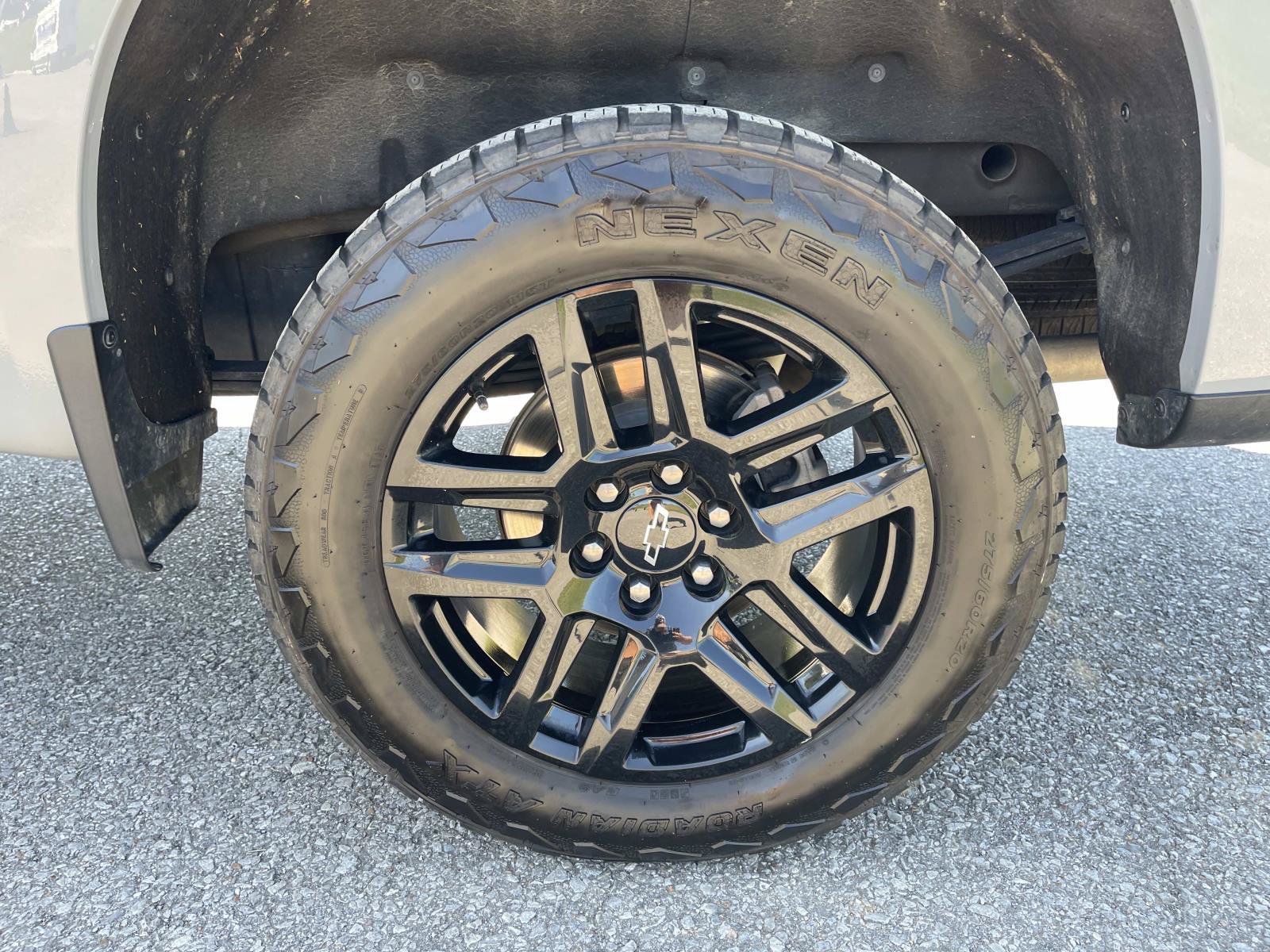 Used 2024 Chevrolet Silverado 1500 LT Trail Boss w/ Protection Package AWD/4WD image 11