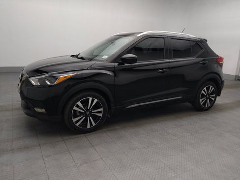Used 2019 Nissan Kicks SR w/ SR Premium Package FWD image 2