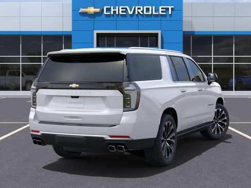 New 2025 Chevrolet Suburban High Country image 4