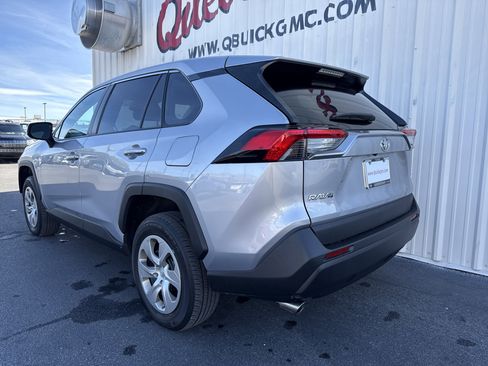 Used 2022 Toyota RAV4 LE image 9