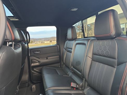 Used 2023 Nissan Frontier PRO-4X w/ Pro-4X Premium Package image 14