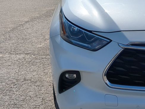 Used 2021 Toyota Highlander Platinum image 8