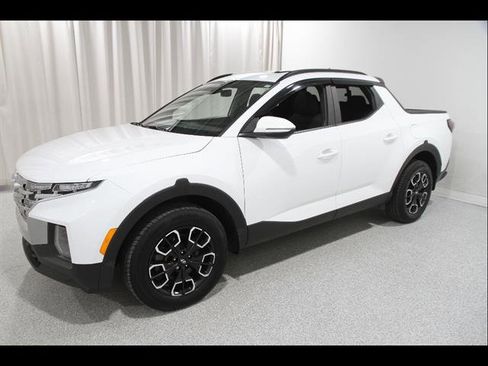 Used 2022 Hyundai Santa Cruz SEL Premium image 3