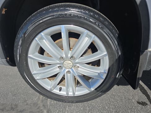 Used 2012 Volkswagen Tiguan S AWD/4WD image 31