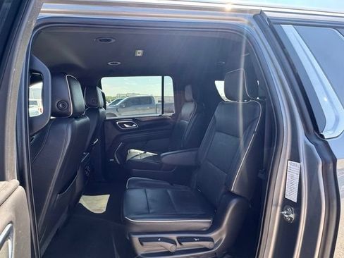 Used 2022 Chevrolet Suburban Premier AWD/4WD image 7