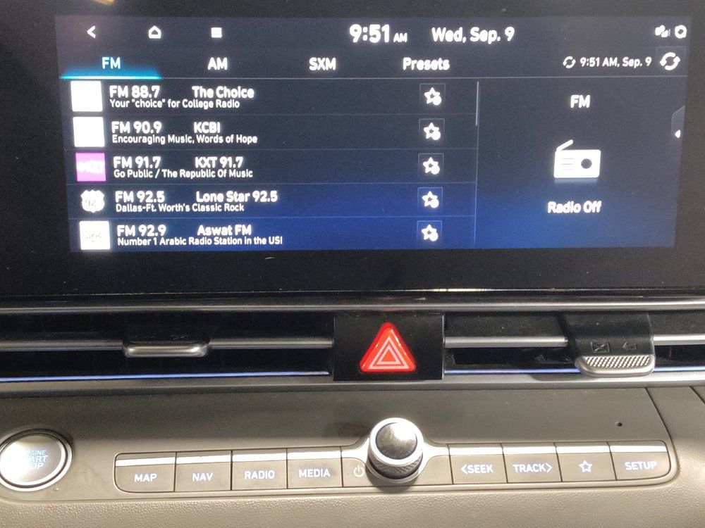 Used 2024 Hyundai Elantra SEL w/ Convenience Package FWD image 25