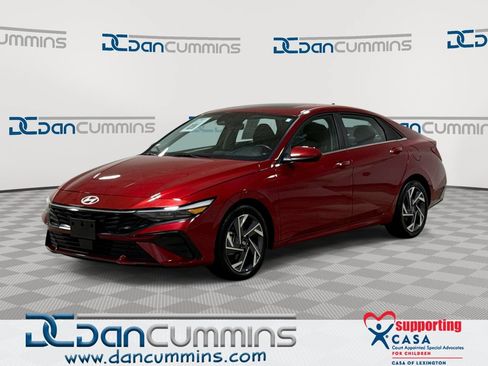 Used 2025 Hyundai Elantra SEL FWD image 1
