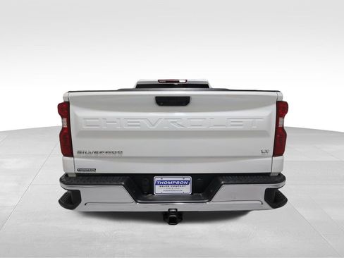 Used 2023 Chevrolet Silverado 1500 LT image 2
