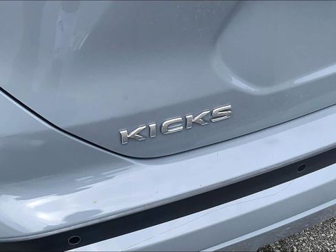 Used 2023 Nissan Kicks SV FWD image 31