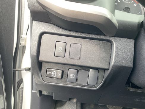 Used 2023 Toyota Tacoma SR5 image 18