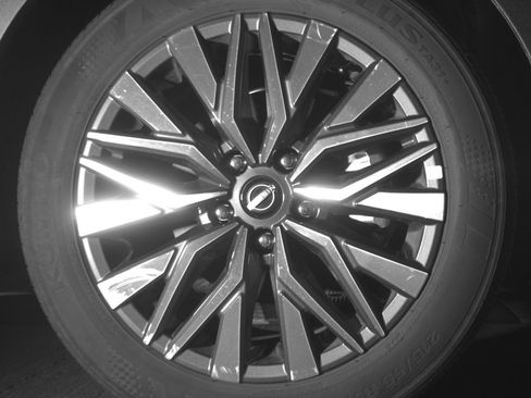 Used 2025 Nissan Altima 2.5 SV image 13