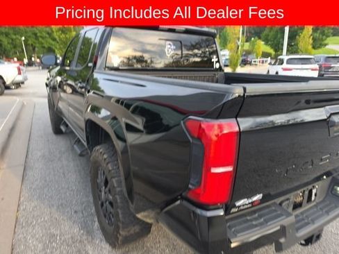 Used 2024 Toyota Tacoma SR5 AWD/4WD image 22