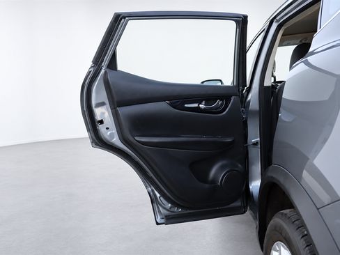 Used 2021 Nissan Rogue Sport SV FWD image 16