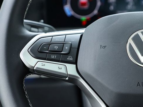 New 2026 Volkswagen Tiguan SE image 60