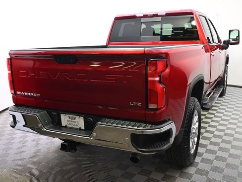 Used 2025 Chevrolet Silverado 3500 LTZ w/ LTZ Premium Package image 6