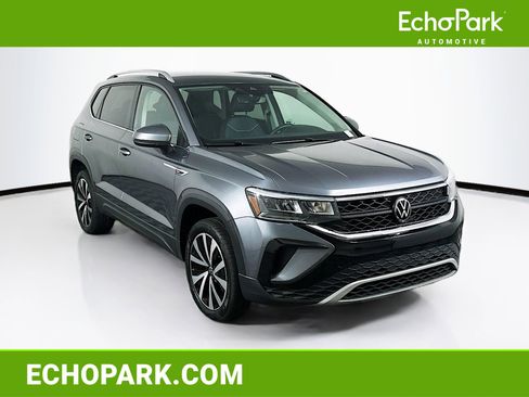 Used 2023 Volkswagen Taos SE image 1