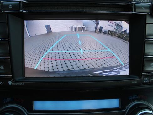 Used 2014 Toyota RAV4 Limited image 17