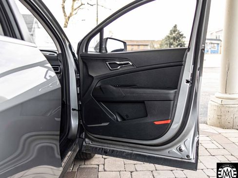 Used 2024 Kia Sportage LX FWD image 36