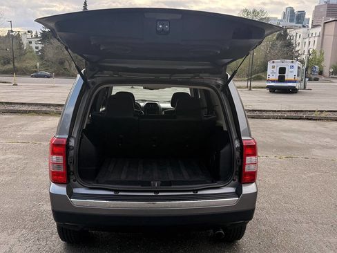 Used 2012 Jeep Patriot Limited w/ Sun/Sound Group image 10