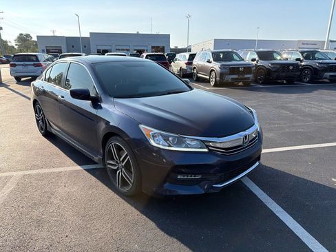 Used 2016 Honda Accord Sport image 10