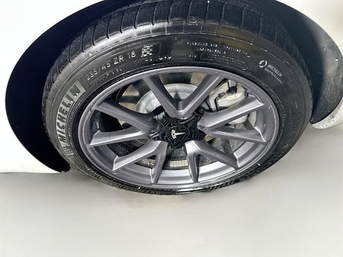 Used 2021 Tesla Model 3 Standard Range Plus image 11