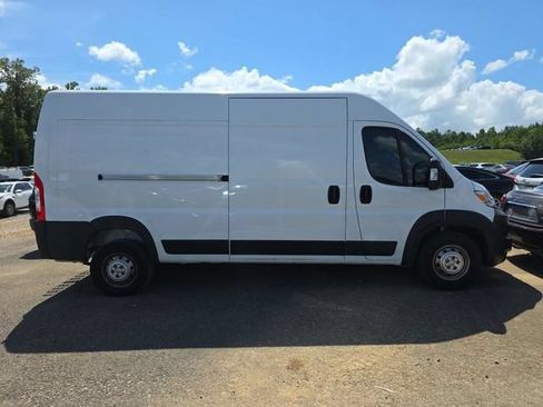 Used 2023 RAM ProMaster 2500 FWD image 3