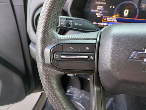 Used 2025 Chevrolet Colorado Trail Boss AWD/4WD image 17