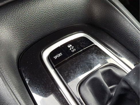 Used 2022 Toyota Corolla SE image 22