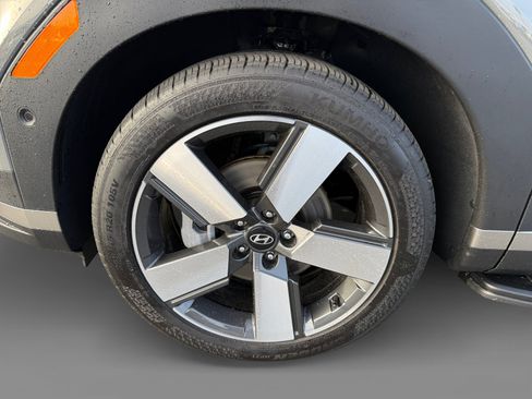 Certified 2025 Hyundai Santa Fe Limited image 9