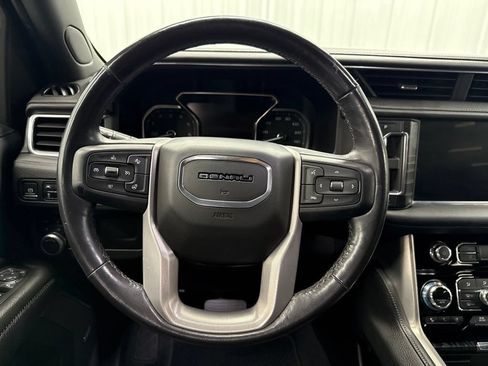 Used 2021 GMC Yukon Denali w/ Denali Premium Package AWD/4WD image 17