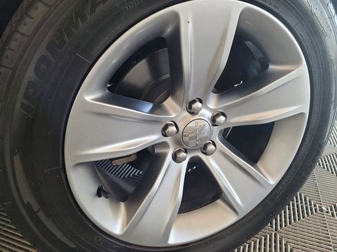 Used 2019 Dodge Challenger SXT RWD image 31