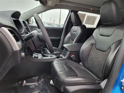 Certified 2022 Jeep Cherokee Latitude w/ Sun & Sound Group image 20